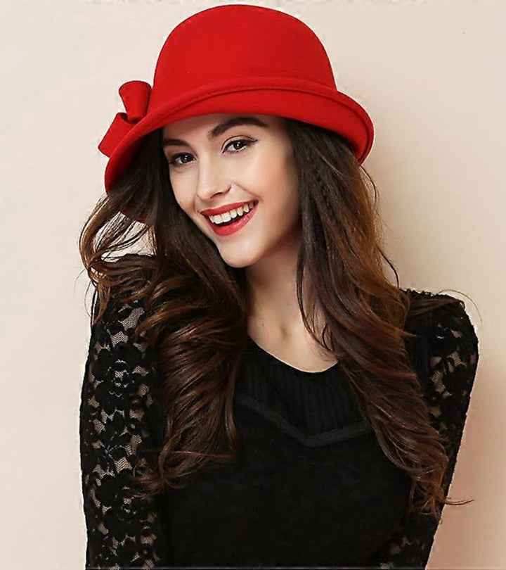 Magnolia – Eleganter Cloche-Hut mit Krempe