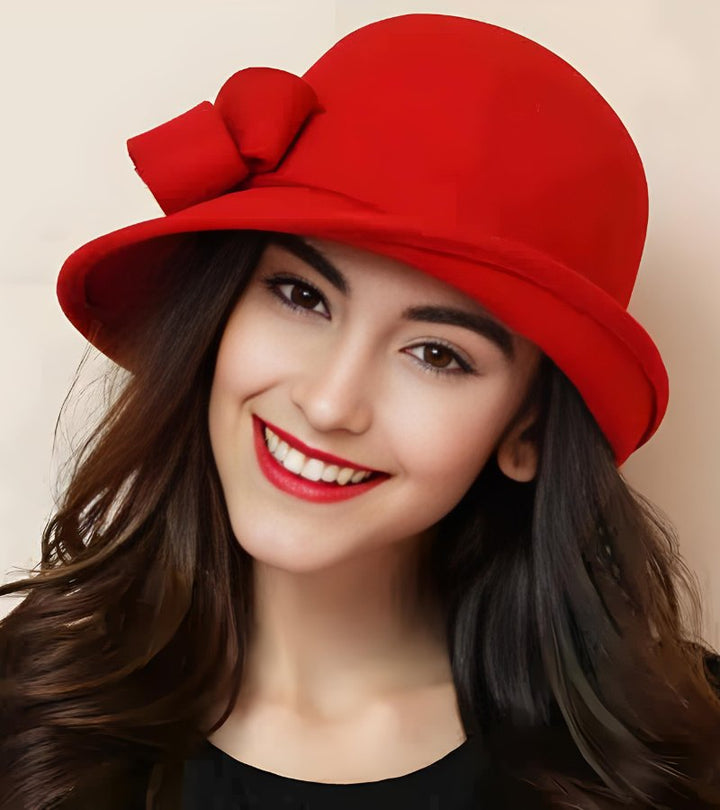 Magnolia – Eleganter Cloche-Hut mit Krempe