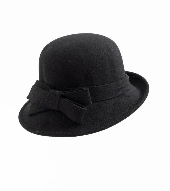 Magnolia – Eleganter Cloche-Hut mit Krempe