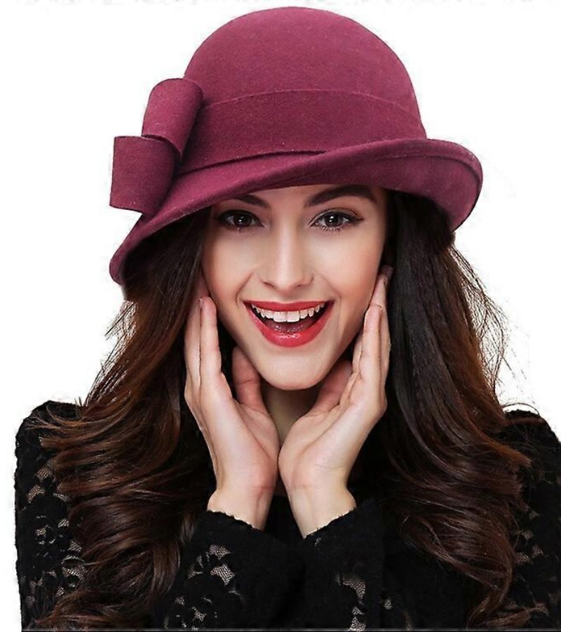 Magnolia – Eleganter Cloche-Hut mit Krempe