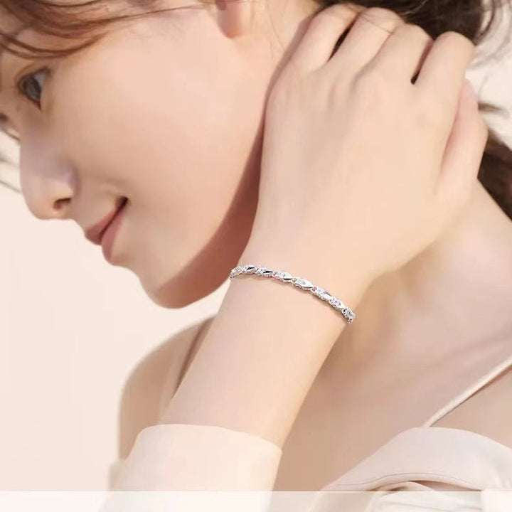 Kelara – Verbundene Glitzerarmband