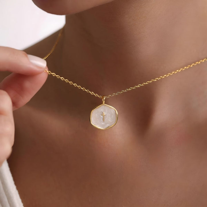 Saniya – Kreuz-Anhänger-Halskette