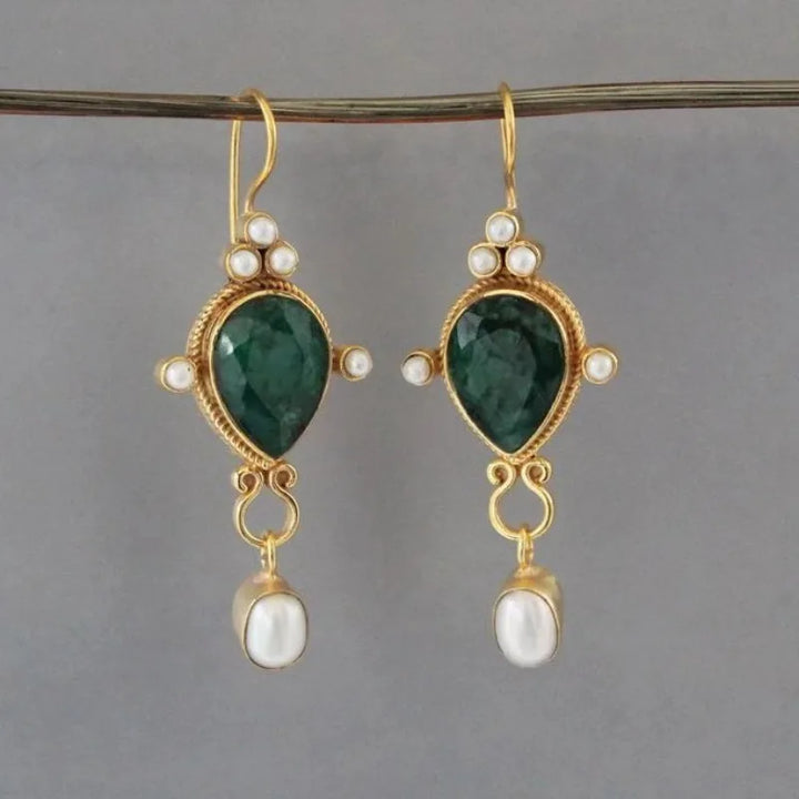 Zilia – Tropfenförmige Edelstein-Ohrringe